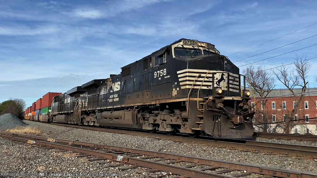 NS 9758 leads 20R.